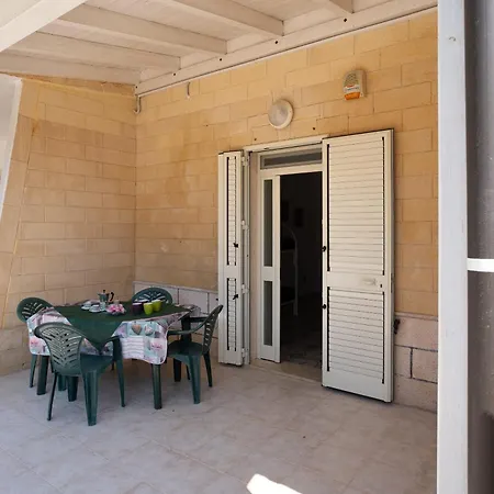 Semesterbostad Casa Gino A 70 Mt Dalla Di